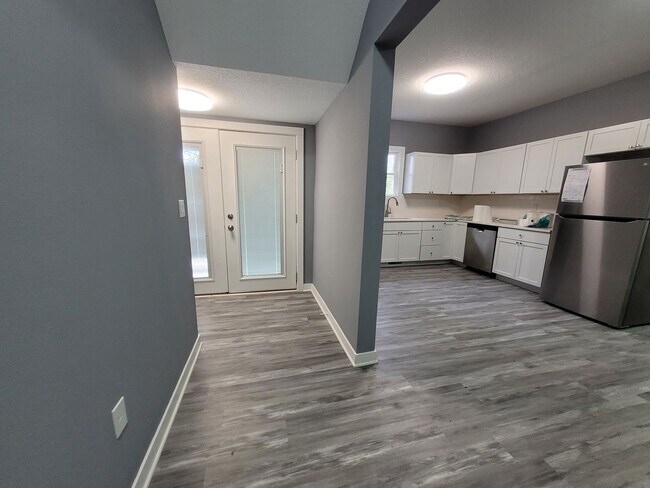 Building Photo - 2406 Woodland Ave