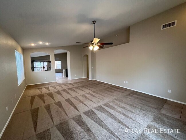 Building Photo - 3028 S Elinore Dr