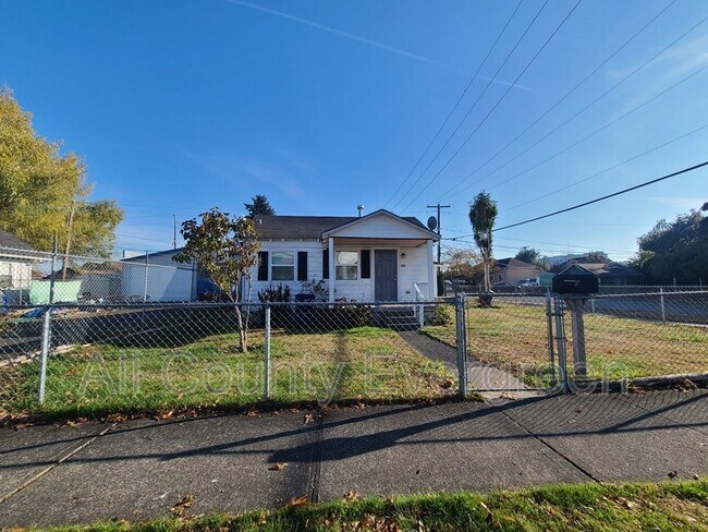 Building Photo - 202 D St NW