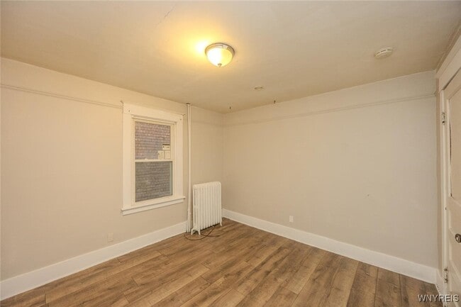 Building Photo - 2253 Niagara St