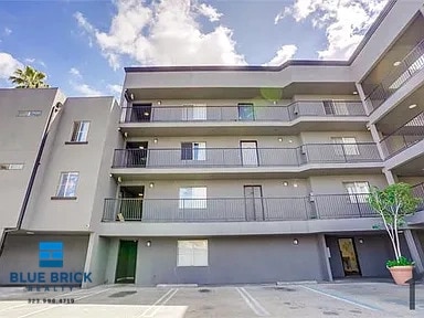 Building Photo - 15231 Sherman Way