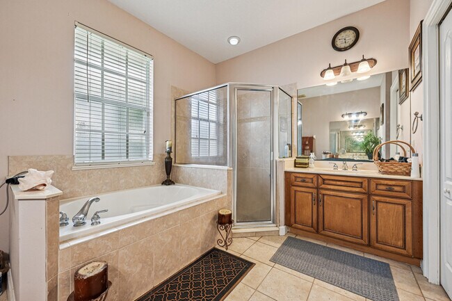 Building Photo - 3044 SW Savona Blvd