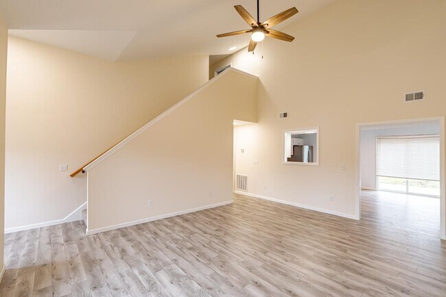 Building Photo - 128 Alumni Dr