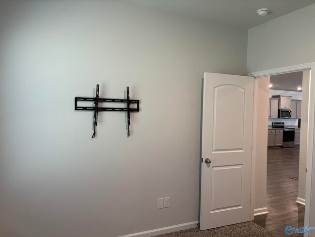 Building Photo - 105 High Leaf Dr