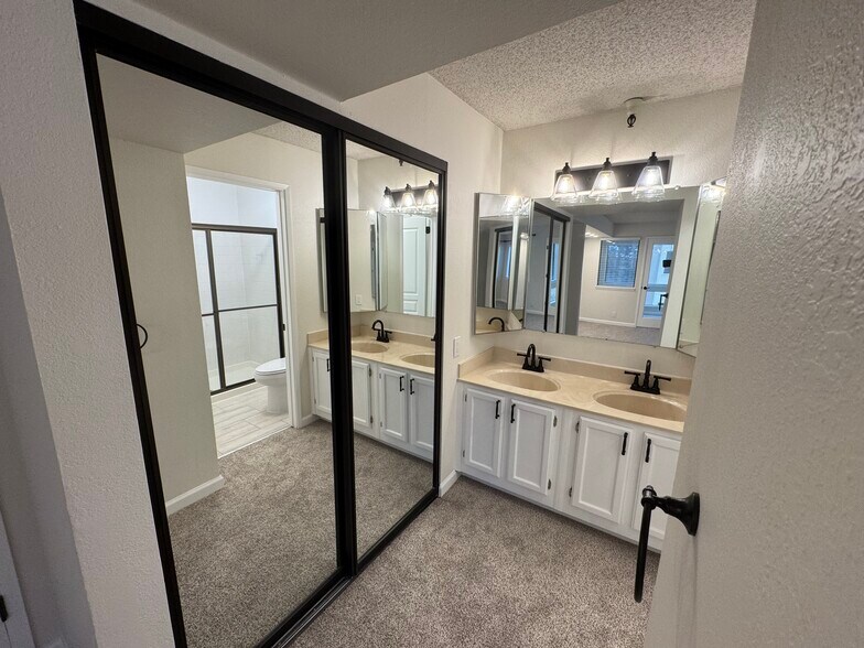 Building Photo - 545 Pierce St