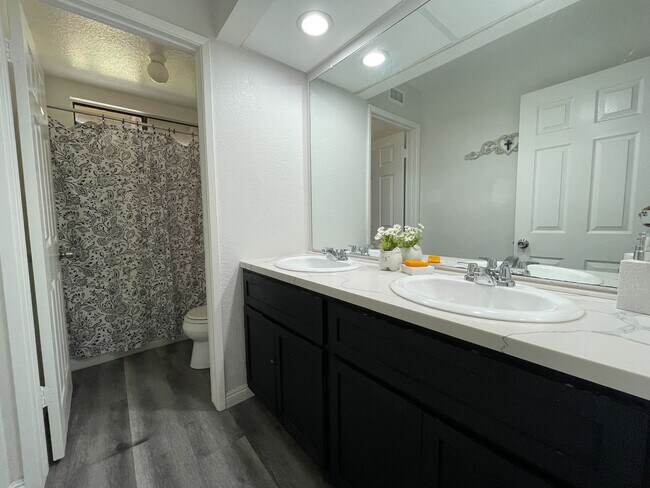 Building Photo - Comfortable 3-Bedroom Home in Moreno Valle...