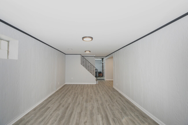 Building Photo - 2337 Park Ave