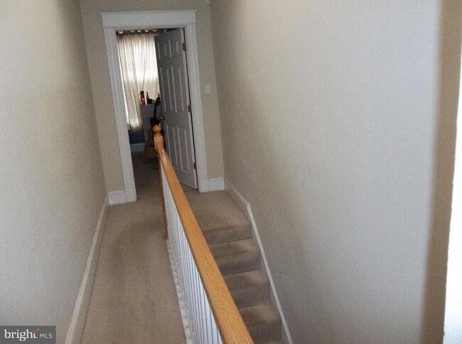 Building Photo - 623 Morris Pl NE