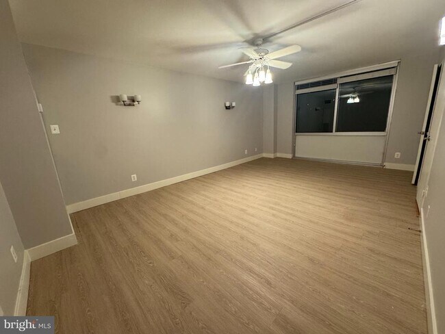 Building Photo - 5101 RIVER Rd