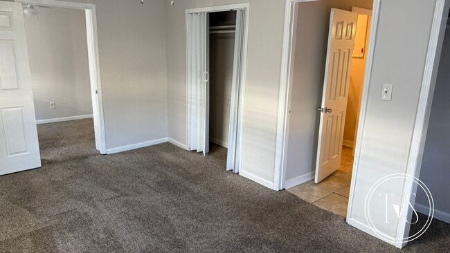 Building Photo - WINTER MOVE-IN SPECIAL: $750 OFF 1st MONTH'S RENT!**