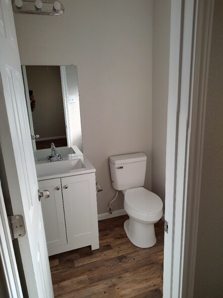 Building Photo - 8905 Seacliff St