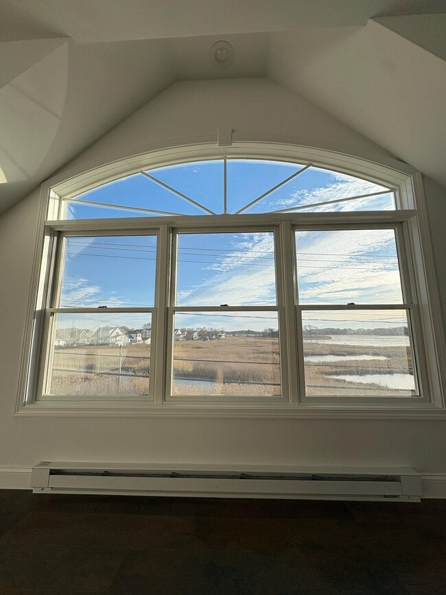 Building Photo - 518 High St