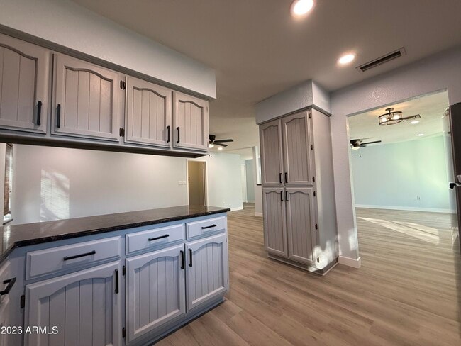 Building Photo - 1449 E McNair Dr