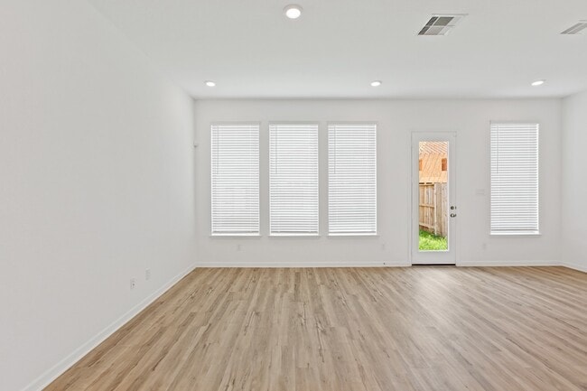 Building Photo - 4127 Balboa Dr