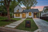 Building Photo - Stunning South Austin Oasis