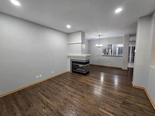 Building Photo - 3467 Ravinia Cir