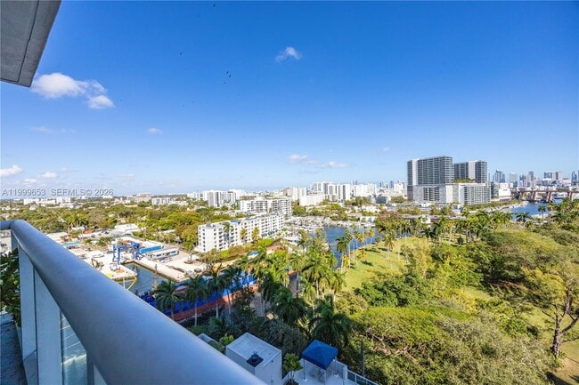 Building Photo - 1861 NW S River Dr