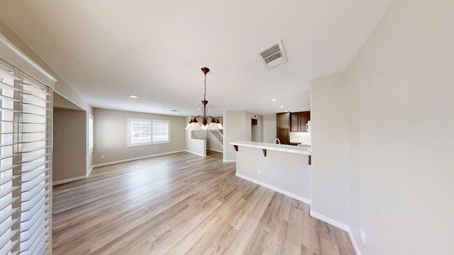 Building Photo - Beautiful 3 bed 2.5 bath in Beaumont, Ca.