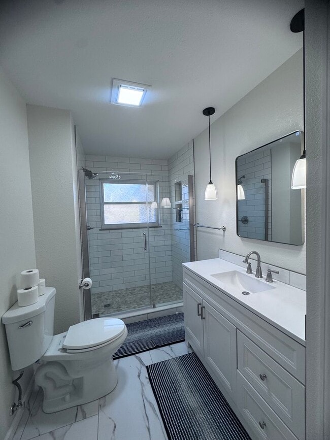 Building Photo - Friendsville 37737 - 3 bedroom, 2.5 bath home - Contact Jackie Mills (865) 748-2851