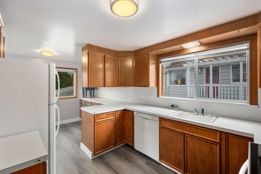 Building Photo - 4731 49th Ave NE