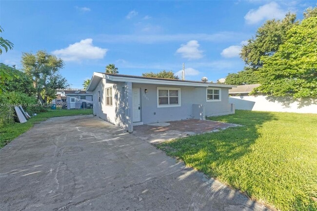 Building Photo - 3051 NW 77th St