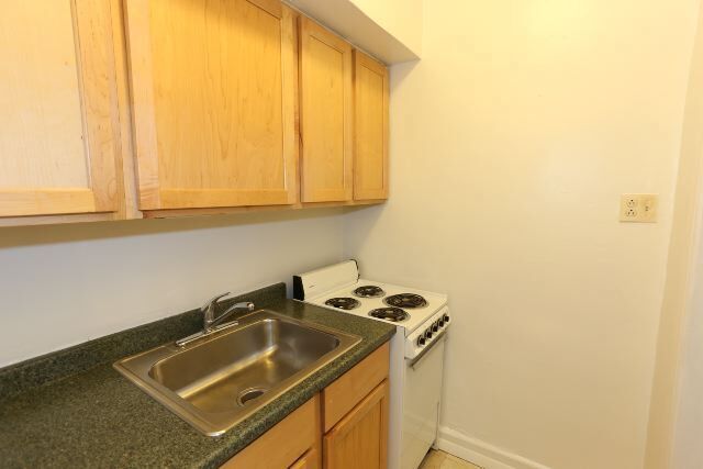 Building Photo - 539 W Arlington Pl