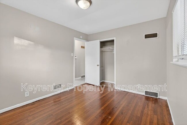 Building Photo - 10115 Saffron Dr