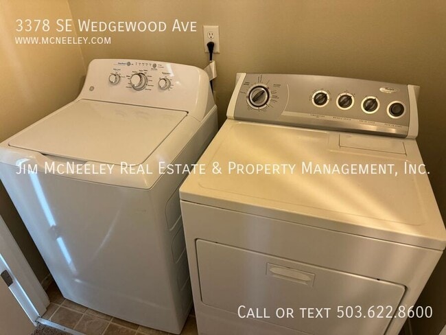 Building Photo - 3378 SE Wedgewood Ave