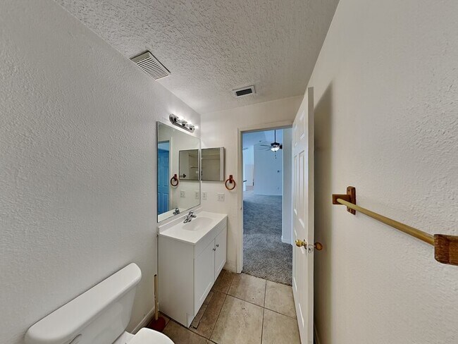 Building Photo - 1406 Orlando Pl