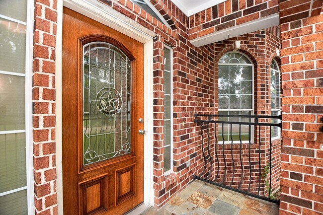 Building Photo - 5211 Holly View Dr