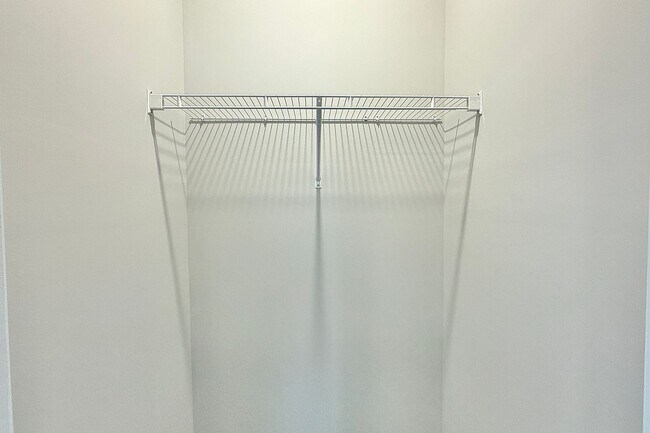 Building Photo - AVAILABLE NOW! (Pet Friendly)