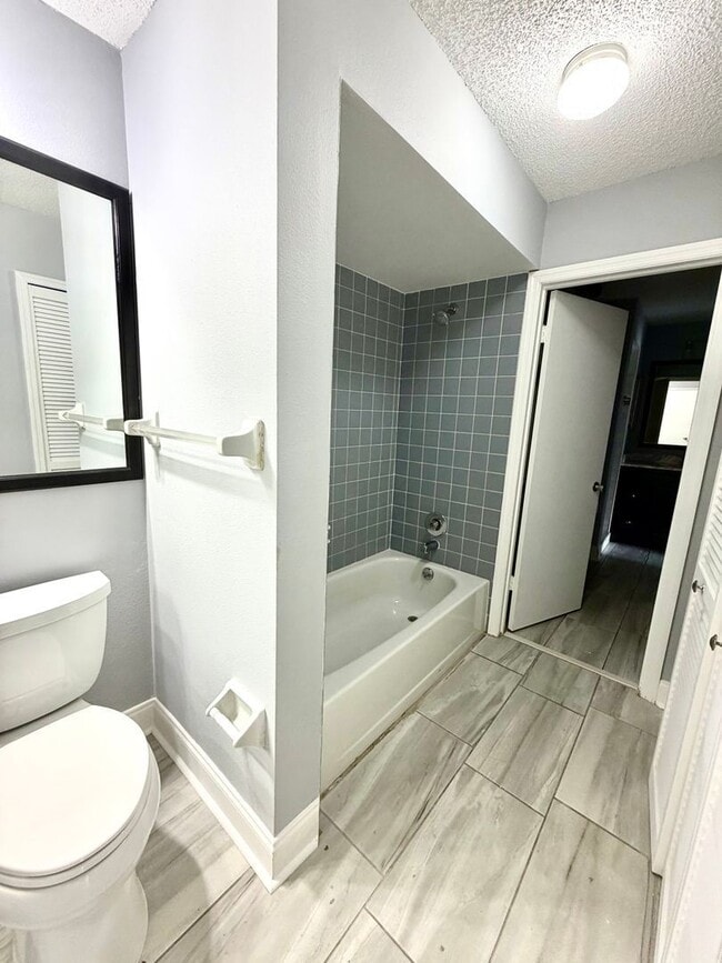 Building Photo - 549 Sun Ridge Pl
