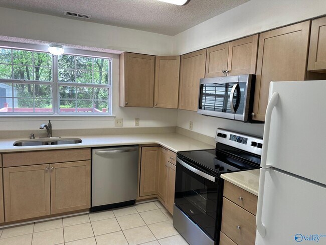 Building Photo - 212 Green Springs Ln