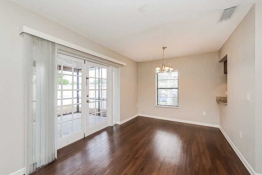 Building Photo - 6906 El Centro Ct