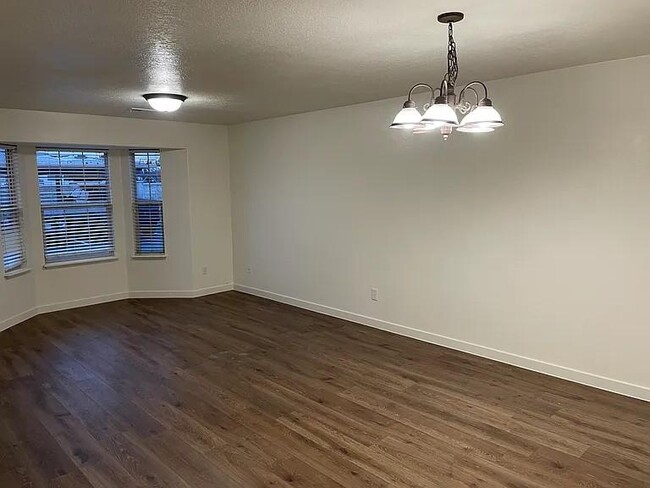 Building Photo - 1029 S Kingsbury Rd