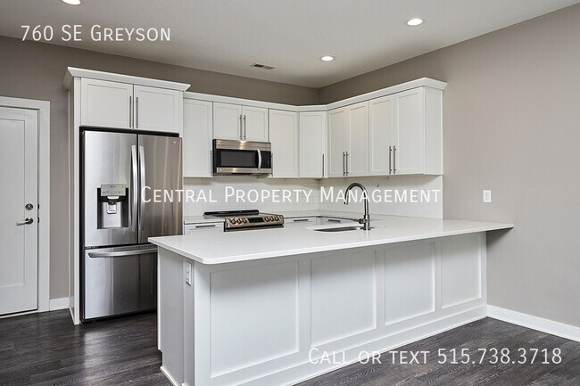Building Photo - 760 SE Greyson-