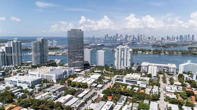 Building Photo - 1050 7th St