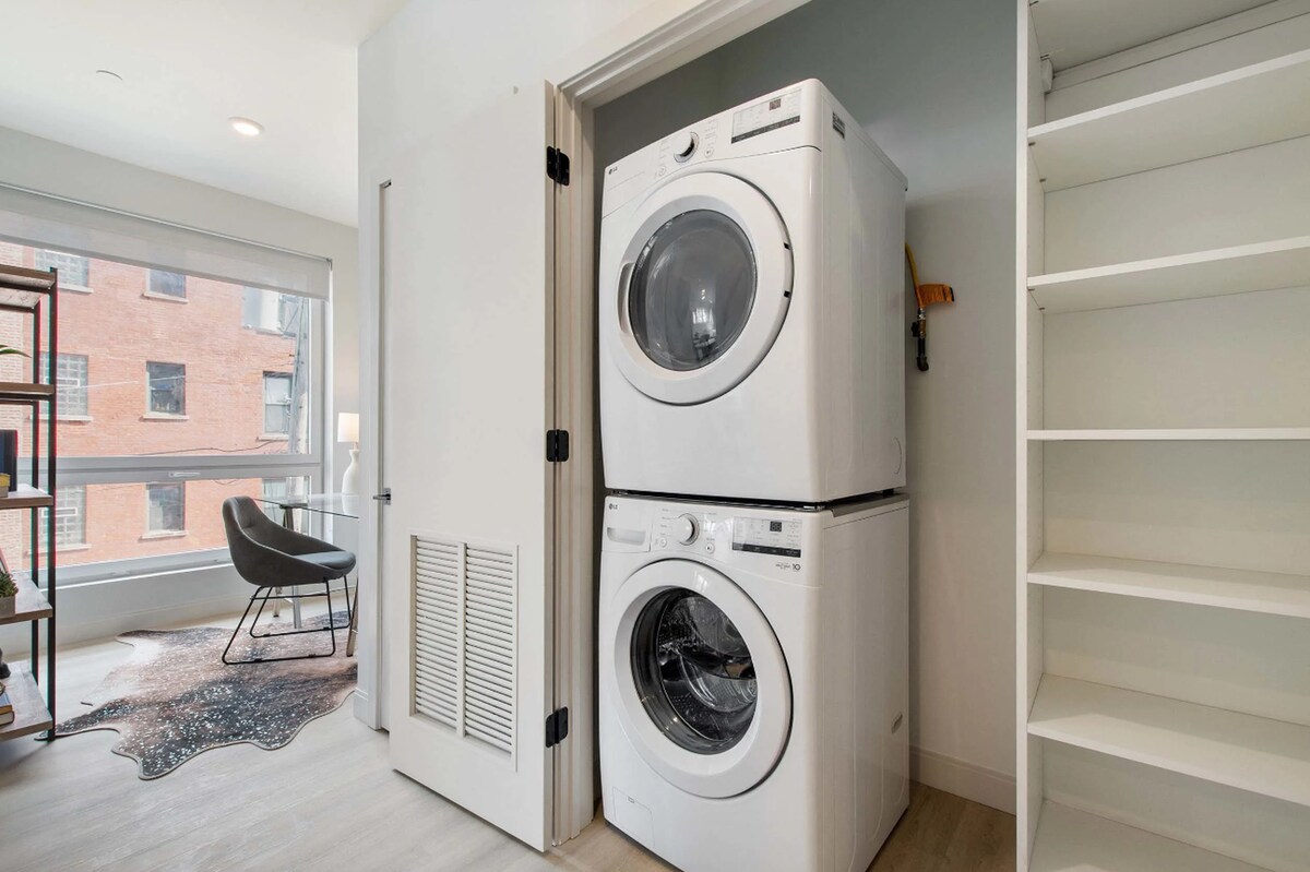 Building Photo - 948 W Sunnyside Ave