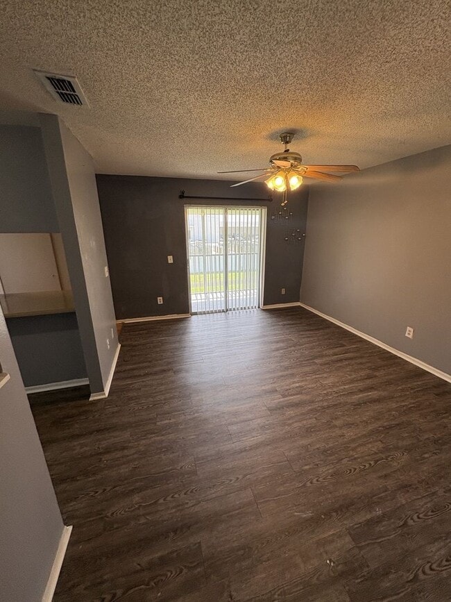 Building Photo - 4261 Pershing Pointe Pl