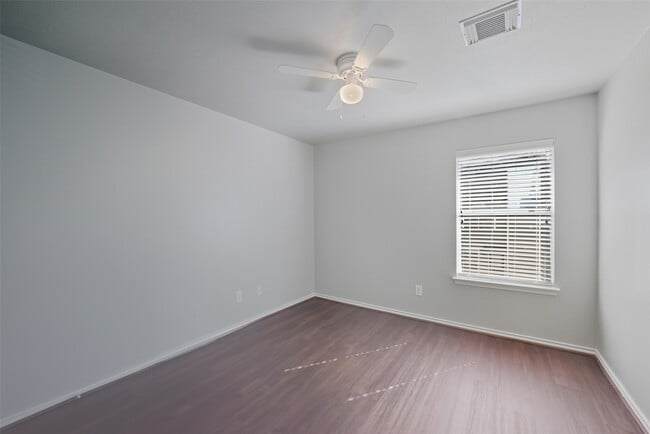 Building Photo - 79 N Walden Elms Cir