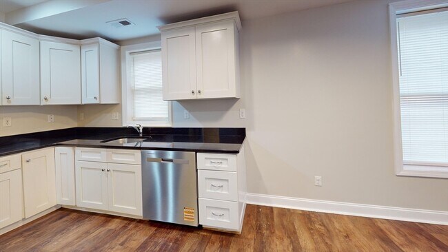 Building Photo - 60 Holworthy St