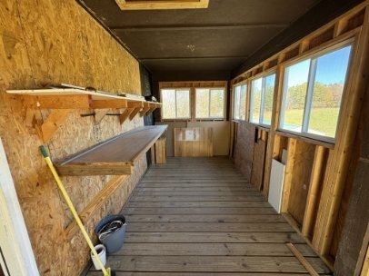 Building Photo - 4 Bedroom home on 2 Acres in West Union