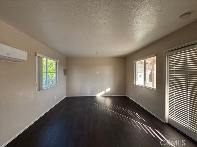 Building Photo - 7850 La Nita St