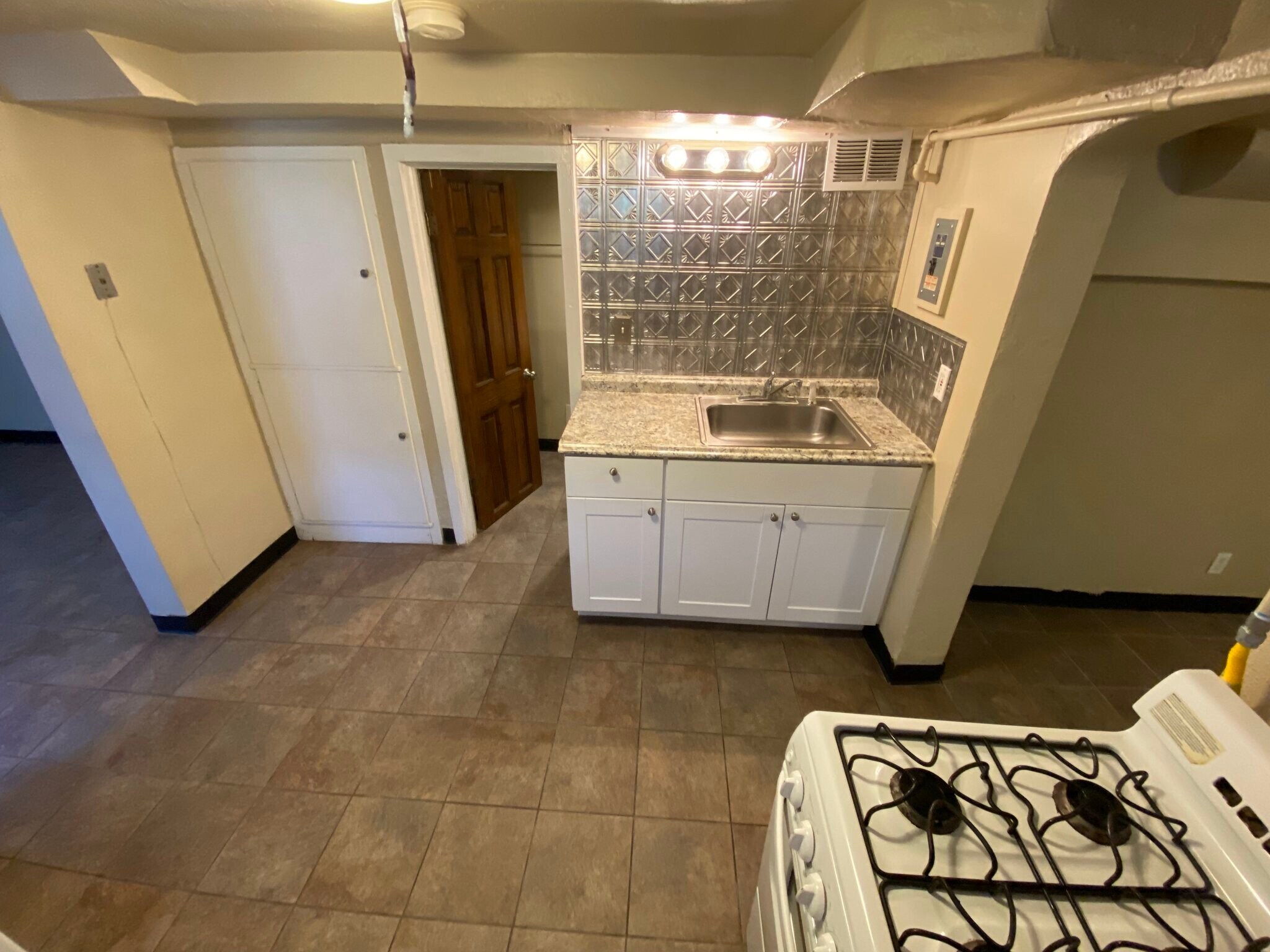 Building Photo - 1011 Fremont St