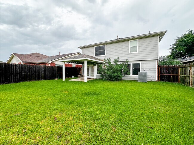 Building Photo - 5739 Westminster Village Dr