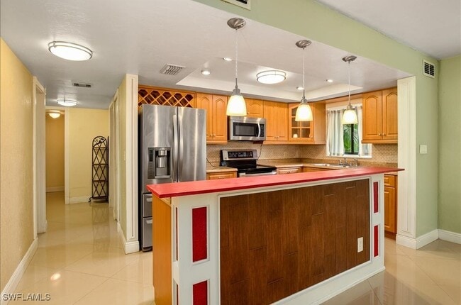 Building Photo - 4300 Gulfstream Dr