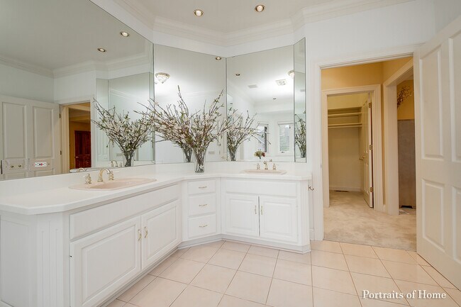 Building Photo - 1115 Bridgeview Ln