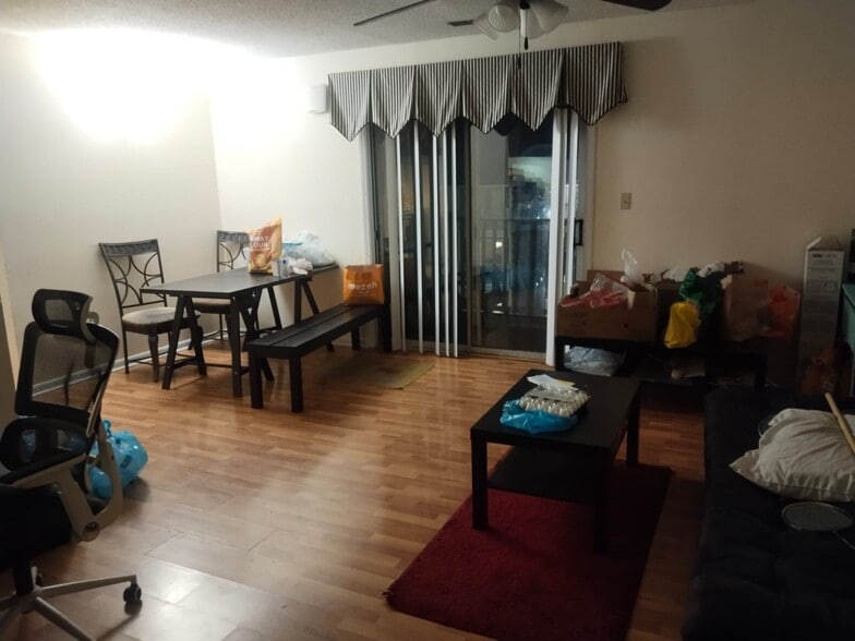 Building Photo - 9523 University Terrace Dr