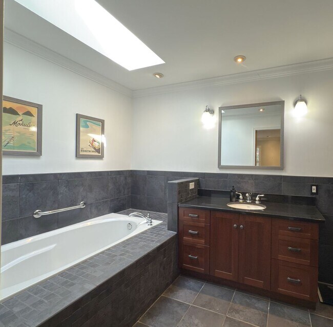 Building Photo - Spacious 3-Bedroom, 3.5 Bath Garage Home I...