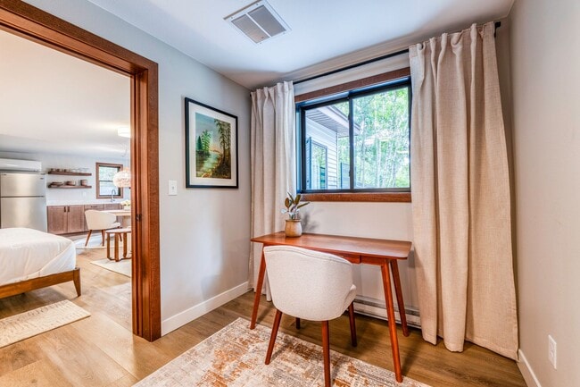 Building Photo - 1241 Birchmont Beach Rd NE